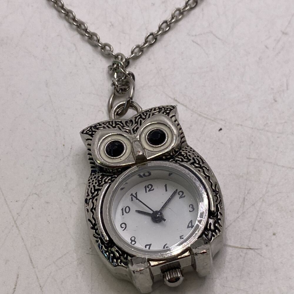 Vintage Claires Womens Owl Necklace Watch New Batteey